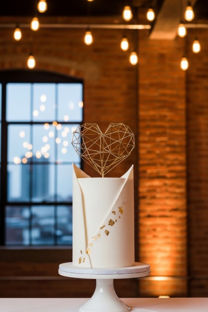  Geometric Wire Heart Topper
